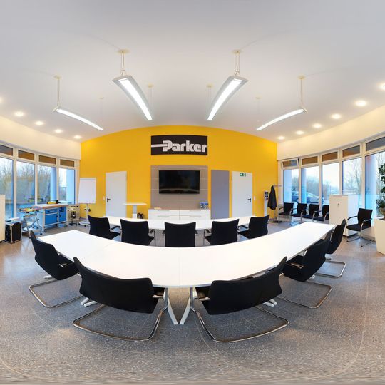 In Parkers neuem Trainingscenter, das mit moderner Technik ausgestattet ist, vermitteln Experten theoretisches und praktisches Fachwissen.