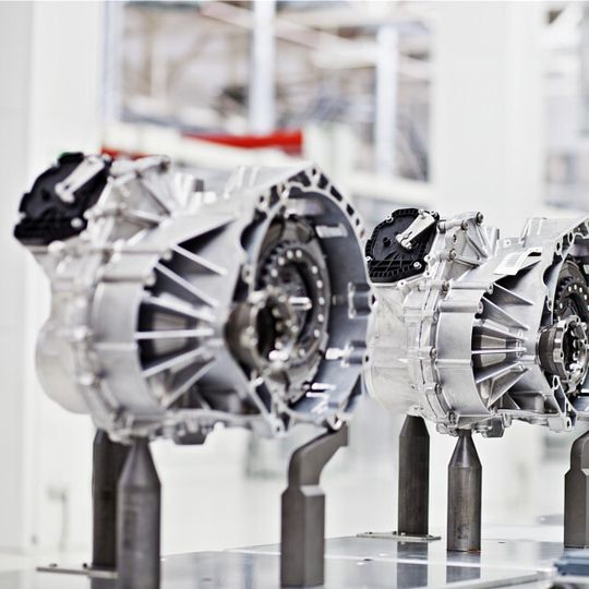 Das Doppelkupplungsgetriebe DQ 200 des Volkswagen-Konzerns wird im tschechischen Vrchlabí gefertigt. Das Doppelkupplungsgetriebe DQ 200 des Volkswagen-Konzerns wird im tschechischen Vrchlabí gefertigt.
