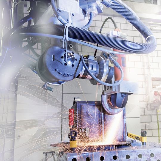 Der Schunk Kraft-Momenten-Sensor FT ermöglicht beim automatisierten Schleifen eine präzise Kraftregelung, wodurch die Qualität deutlich steigt. Der Schunk Kraft-Momenten-Sensor FT ermöglicht beim automatisierten Schleifen eine präzise Kraftregelung, wodurch die Qualität deutlich steigt.