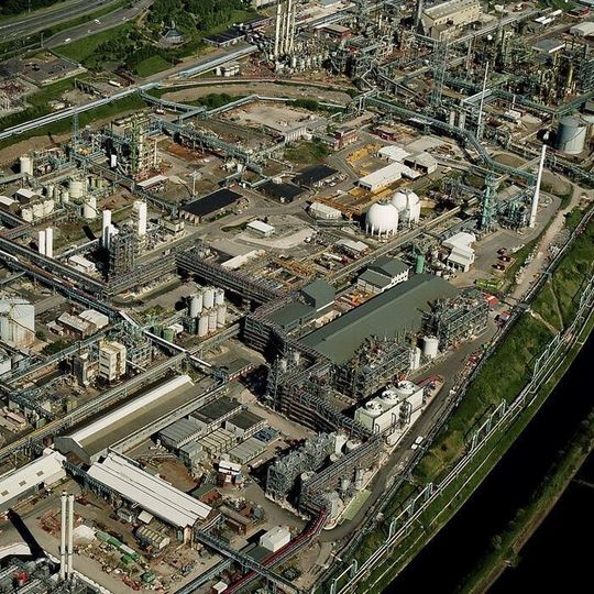 Ineos’ Chlor-Membran-Anlage in Runcorn wird in ein 50/50-Joint-Venture zwischen Inovyn und ICIG überführt werden. Ineos’ Chlor-Membran-Anlage in Runcorn wird in ein 50/50-Joint-Venture zwischen Inovyn und ICIG überführt werden.