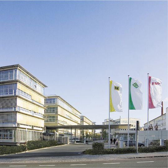 Schaeffler setzt seinen Wachstumskurs fort und konnte für 2014 sehr positive Umsatz- und Gewinnzahlen vorlegen. Schaeffler setzt seinen Wachstumskurs fort und konnte für 2014 sehr positive Umsatz- und Gewinnzahlen vorlegen.