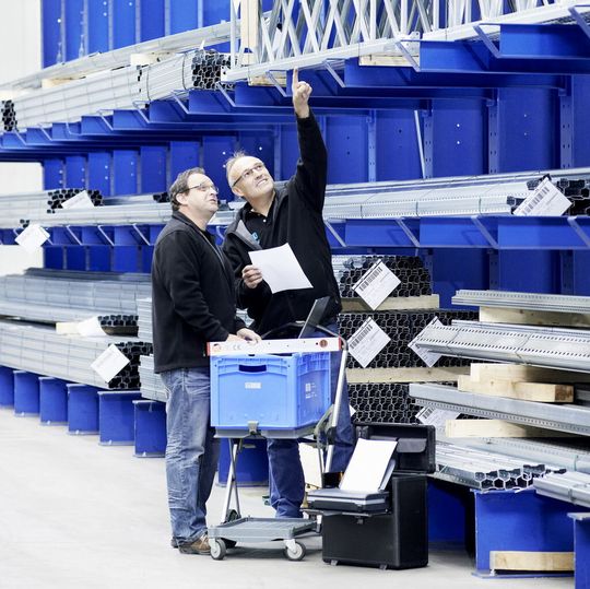 Inspektoren von Bito wissen genau, wo die Schwachstellen der Lagertechnik liegen. Inspektoren von Bito wissen genau, wo die Schwachstellen der Lagertechnik liegen.