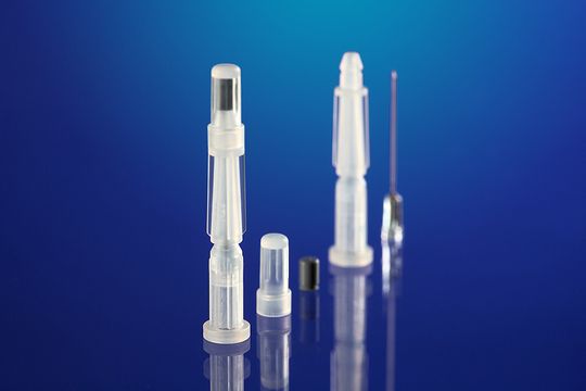 Primärpackmittel für die Anwendungsbereiche Injektion, Inhalation oder Drug Delivery werden bei Raumedic zukünftig nach DIN EN ISO 15378:2011 hergestellt. Primärpackmittel für die Anwendungsbereiche Injektion, Inhalation oder Drug Delivery werden bei Raumedic zukünftig nach DIN EN ISO 15378:2011 hergestellt.