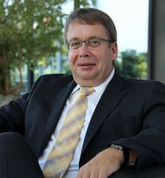 Hermann Trompeter, Vorsitzender des ZVEI-Ausschusses Berufsbildung: „Für Industrie 4.0 sind die passenden Ausbildungsberufe vorhanden.“ Hermann Trompeter, Vorsitzender des ZVEI-Ausschusses Berufsbildung: „Für Industrie 4.0 sind die passenden Ausbildungsberufe vorhanden.“