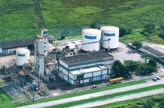 Luís Mamede, „Performance Systems Manager“ für Südamerika bei Linde Gas, schätzt an der neuen Automatisierungslösung besonders die Zuverlässigkeit durch Redundanz und Transparenz über alle angeschlossenen Anlagen. Luís Mamede, „Performance Systems Manager“ für Südamerika bei Linde Gas, schätzt an der neuen Automatisierungslösung besonders die Zuverlässigkeit durch Redundanz und Transparenz über alle angeschlossenen Anlagen.