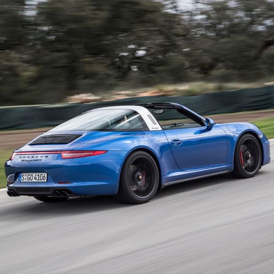 Super-Targa: Die GTS-Variante hat 80 PS mehr als das Grundmodell. Super-Targa: Die GTS-Variante hat 80 PS mehr als das Grundmodell.