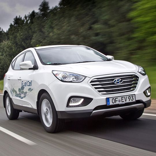 Jetzt für jeden zu kaufen: Der Hyundai ix35 Fuel Cell. Jetzt für jeden zu kaufen: Der Hyundai ix35 Fuel Cell.