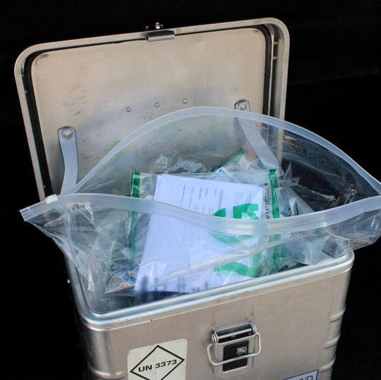 CMK Logistik setzt auf Sicherheit, Qualität und Langlebigkeit der Transportverpackung. CMK Logistik setzt auf Sicherheit, Qualität und Langlebigkeit der Transportverpackung.