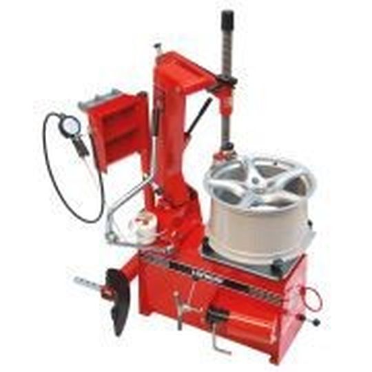 Die Longus-DQN Reifenmontiermaschine Opti-fit hat keine störanfällige Elektronik.