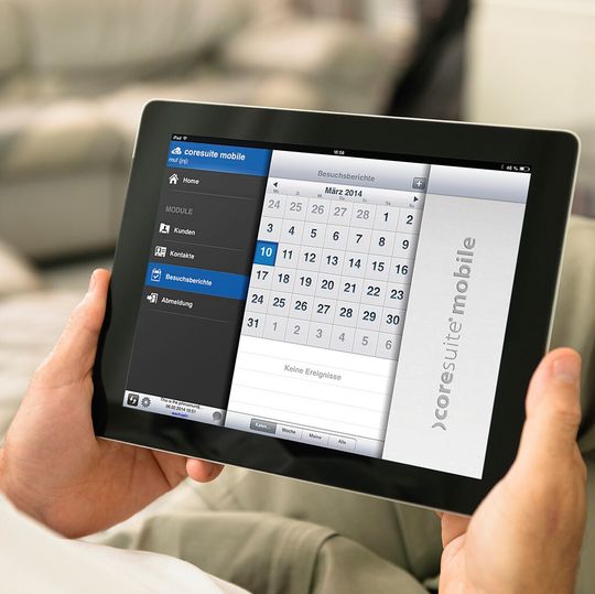 Gut vernetzter Vertrieb: Mit der mobilen Cloud-Lösung können die Schweizer Außendienstmitarbeiter von Depuy Synthes auf ihrem iPad sehen, welcher Kollege wann und mit welchen Folgemaßnahmen ein Krankenhaus besucht hat und welche Resultate erzielt wurden. Gut vernetzter Vertrieb: Mit der mobilen Cloud-Lösung können die Schweizer Außendienstmitarbeiter von Depuy Synthes auf ihrem iPad sehen, welcher Kollege wann und mit welchen Folgemaßnahmen ein Krankenhaus besucht hat und welche Resultate erzielt wurden.