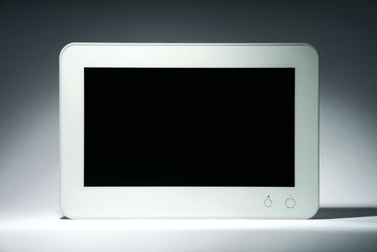 Kundenspezifische Eingabelösung: aki-electronic fertigt wesentliche Komponenten für ein Touch-Eingabesystem selbst. Kundenspezifische Eingabelösung: aki-electronic fertigt wesentliche Komponenten für ein Touch-Eingabesystem selbst.