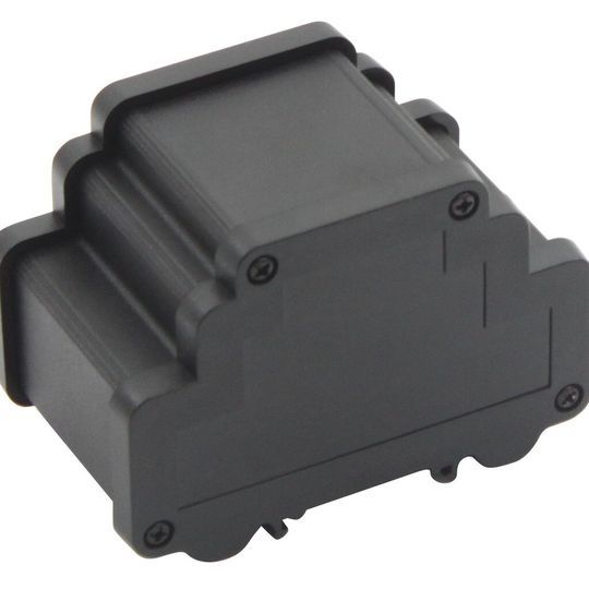 Mit Dichtung und Kunststoffseitenplatten wird das Aluminium-Gehäuse der Serie GH02HSAL gemäß Schutzart IP66 wasser- und staubdicht. Mit Dichtung und Kunststoffseitenplatten wird das Aluminium-Gehäuse der Serie GH02HSAL gemäß Schutzart IP66 wasser- und staubdicht.