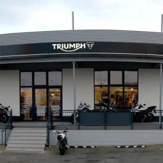 Die Triumph Niederlassung Frankfurt in direkter Nachbarschaft zur Zentrale von Triumph Motorrad Deutschland/Österreich. Die Triumph Niederlassung Frankfurt in direkter Nachbarschaft zur Zentrale von Triumph Motorrad Deutschland/Österreich.