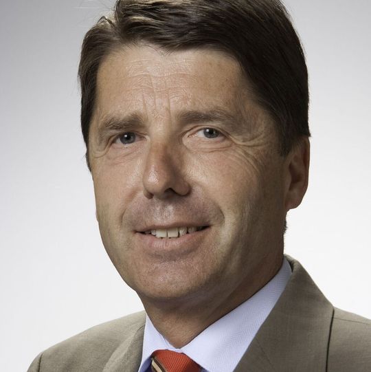 „Die totale Kostentransparenz als notwendige Voraussetzung für die Angebotsabgabe halten wir kartellrechtlich und aus Sicht des unlauteren Wettbewerbs für rechtlich unzulässig“, sagte Dr. Theodor Tutmann, Sprecher der ArGeZ, anlässlich der Hannover-Messe. „Die totale Kostentransparenz als notwendige Voraussetzung für die Angebotsabgabe halten wir kartellrechtlich und aus Sicht des unlauteren Wettbewerbs für rechtlich unzulässig“, sagte Dr. Theodor Tutmann, Sprecher der ArGeZ, anlässlich der Hannover-Messe.