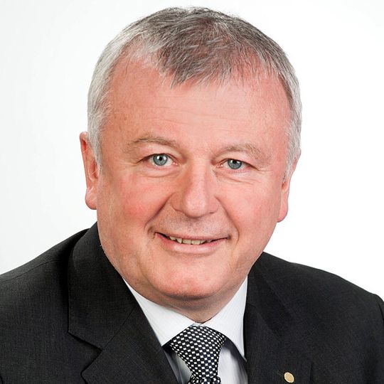 Mit Wirkung zum 01. Januar 2015 hat Ingo Linka die Position des Geschäftsführers der Bosal Deutschland GmbH übernommen. Mit Wirkung zum 01. Januar 2015 hat Ingo Linka die Position des Geschäftsführers der Bosal Deutschland GmbH übernommen.