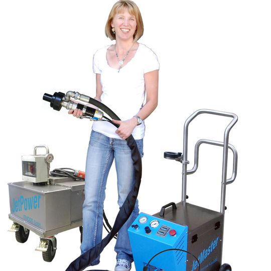 Der Düsenstrahl der Kombination aus JetMaster und JetPower ist etwas härter als bei alleiniger Nutzung des JetMaster-Systems. Der Düsenstrahl der Kombination aus JetMaster und JetPower ist etwas härter als bei alleiniger Nutzung des JetMaster-Systems.