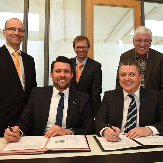 Vertragsunterzeichnung in Münster Vertragsunterzeichnung in Münster