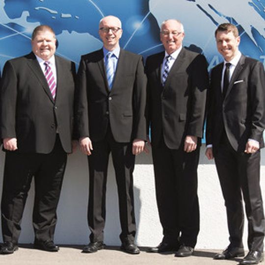 Neue MAHA-Spitze: (v.li.) Thomas Förg (Geschäftsführer), Antonio Multari (Vertriebsleiter Export), Karl-Heinz Hardeweg (Vertriebsleiter Deutschland) und Markus W. Weber (Leiter Business Development).