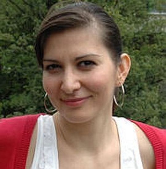 Dr. Jelena Stojadinovic ist eine praktisch orientierte Wissenschaftlerin mit den Forschungsschwerpunkten Materialwissenschaft und Technik sowie Management und Marketing.