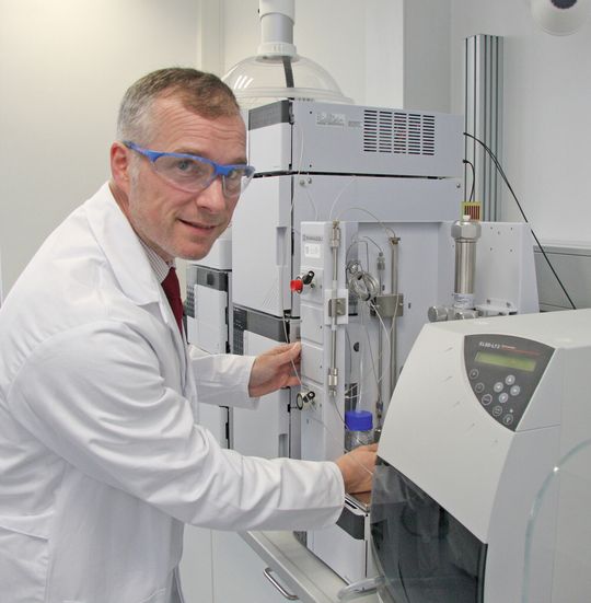 Prof. Dr. Andreas Link, Arbeitskreisleiter Pharmazeutische/Medizinische Chemie, Uni Greifswald: „Durch den Neubau verbessert sich vor allem die Arbeitssicherheit im Routinebetrieb.“ Prof. Dr. Andreas Link, Arbeitskreisleiter Pharmazeutische/Medizinische Chemie, Uni Greifswald: „Durch den Neubau verbessert sich vor allem die Arbeitssicherheit im Routinebetrieb.“