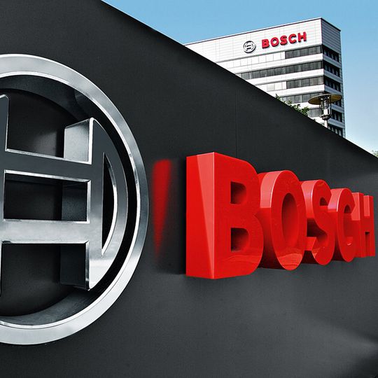 Der Automobilzulieferer Bosch hat seinen Umsatz in China im Jahr 2014 um 27 Prozent auf 6,4 Milliarden Euro steigern können. Der Automobilzulieferer Bosch hat seinen Umsatz in China im Jahr 2014 um 27 Prozent auf 6,4 Milliarden Euro steigern können.