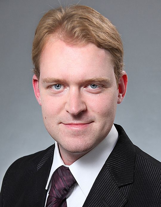Dr. Timo Stripf vom ITIV des KIT: „Die Softwareentwicklung für eingebettete Mehrkernprozessoren gilt als aufwendig und schwierig.“ Dr. Timo Stripf vom ITIV des KIT: „Die Softwareentwicklung für eingebettete Mehrkernprozessoren gilt als aufwendig und schwierig.“