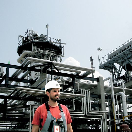 With over 40 years of experience, Pörner has established a complete service portfolio. With over 40 years of experience, Pörner has established a complete service portfolio.