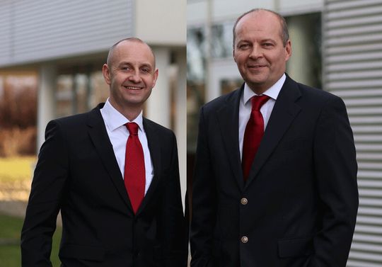 Die PDV-Geschäftsführer Dirk Nerling (l.) und Gregor Lietz freuen sich über den Auftrags-Zuschlag von Dataport. Die PDV-Geschäftsführer Dirk Nerling (l.) und Gregor Lietz freuen sich über den Auftrags-Zuschlag von Dataport.