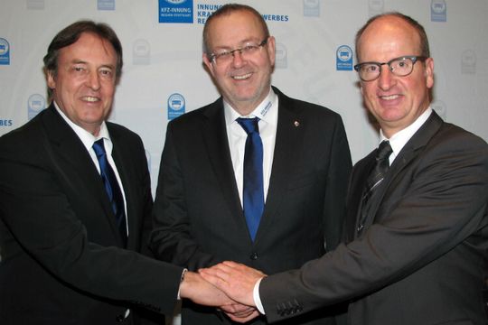Führungsspitze der Kfz-Innung Region Stuttgart: (v.li.) Torsten Treiber (Obermeister), Thomas Höfle (stellv. Obermeister) und Christian Reher (Geschäftsführer).