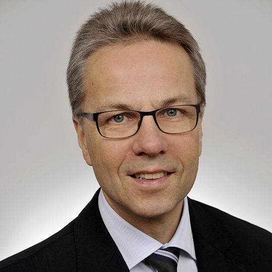 Dr. Stefan Spindler neuer Vorstand der Sparte Industrie der Schaeffler AG. Dr. Stefan Spindler neuer Vorstand der Sparte Industrie der Schaeffler AG.
