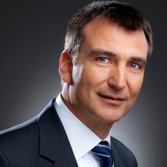 Andreas Niegsch übernimmt ab dem 1. Mai 2015 die Geschäftsführung der Bridgestone Central Region für Deutschland, Österreich und die Schweiz. Andreas Niegsch übernimmt ab dem 1. Mai 2015 die Geschäftsführung der Bridgestone Central Region für Deutschland, Österreich und die Schweiz.