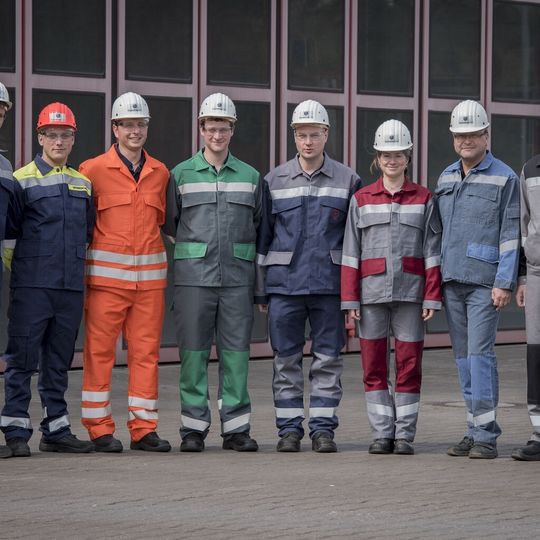 Sicher und chic: Die Arbeitsschutzanzüge bei Thyssen Krupp Steel Europe.