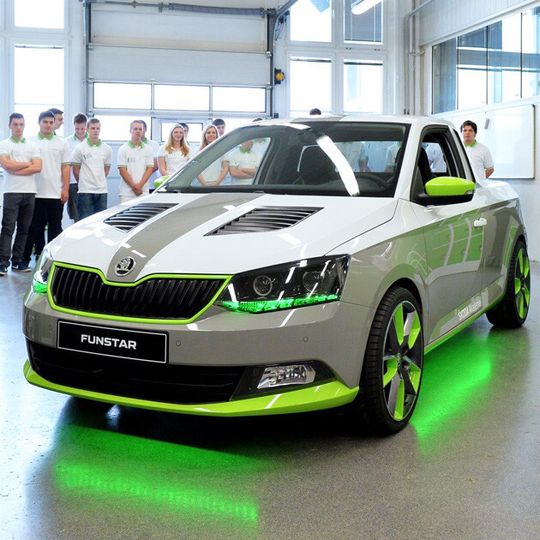 Die Pick-up-Studie „Funstar“ ist das Ergebnis des Projekts „Azubi-Car“. Die Pick-up-Studie „Funstar“ ist das Ergebnis des Projekts „Azubi-Car“.
