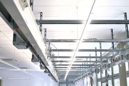 Beleuchtung im Testlabor: Das Lichtkonzept der BSH Hausgeräte wurde zusammen mit Osram und LI-EX entwickelt. Beleuchtung im Testlabor: Das Lichtkonzept der BSH Hausgeräte wurde zusammen mit Osram und LI-EX entwickelt.