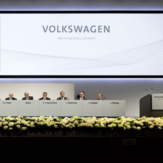 Der Vorstand der Volkswagen AG hat Frau Dr. Louise Kiesling und Frau Julia Kuhn-Piëch mit sofortiger Wirkung zu Mitgliedern des Aufsichtsrats der Volkswagen AG berufen. Der Vorstand der Volkswagen AG hat Frau Dr. Louise Kiesling und Frau Julia Kuhn-Piëch mit sofortiger Wirkung zu Mitgliedern des Aufsichtsrats der Volkswagen AG berufen.