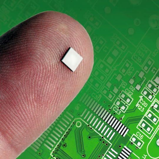 Senorik für RFID-Anwendungen: Auf der SENSOR+TEST zeigt IS-LINE Tags mit einer neuen I2C-Schnittstelle zum Lesen und Schreiben des internen Speichers. Hierdurch kann der Tag, neben der reinen RFID-Funktion, auch als drahtloses Daten-Interface verwendet werden. Die Tags arbeiten mit und ohne Antenne und überbrücken Distanzen von einigen mm bis zu 10 m. Senorik für RFID-Anwendungen: Auf der SENSOR+TEST zeigt IS-LINE Tags mit einer neuen I2C-Schnittstelle zum Lesen und Schreiben des internen Speichers. Hierdurch kann der Tag, neben der reinen RFID-Funktion, auch als drahtloses Daten-Interface verwendet werden. Die Tags arbeiten mit und ohne Antenne und überbrücken Distanzen von einigen mm bis zu 10 m.