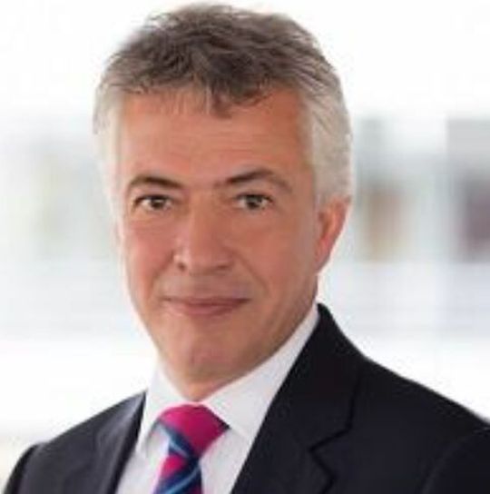 Martin Theben, Leiter des Bereichs Industrielle Produktion bei PwC: „Das Know-how deutscher Maschinenbauer ist weltweit sehr gefragt. Das Qualitätssiegel „Made in Germany“ ist ein Trumpf im globalen Wettbewerb und weckt weiterhin das Interesse ausländischer Investoren.“ Martin Theben, Leiter des Bereichs Industrielle Produktion bei PwC: „Das Know-how deutscher Maschinenbauer ist weltweit sehr gefragt. Das Qualitätssiegel „Made in Germany“ ist ein Trumpf im globalen Wettbewerb und weckt weiterhin das Interesse ausländischer Investoren.“