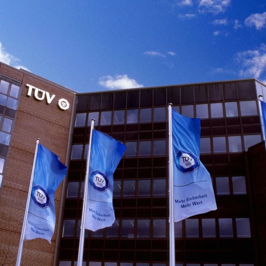 Tüv Süd kann ein umfassendes Service-Portfolio zum Thema Sicherheit anbieten. Tüv Süd kann ein umfassendes Service-Portfolio zum Thema Sicherheit anbieten.