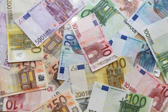 Um die Geldwäsche einzudämmen, soll nun die Umsetzung der Vorgaben aus dem Geldwäschegesetz stärker überprüft werden. Um die Geldwäsche einzudämmen, soll nun die Umsetzung der Vorgaben aus dem Geldwäschegesetz stärker überprüft werden.