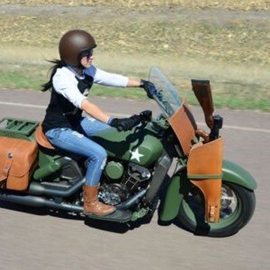 Die Indian Custom Military Scout will eine Hommage an das US-Militär sein. Die Indian Custom Military Scout will eine Hommage an das US-Militär sein.