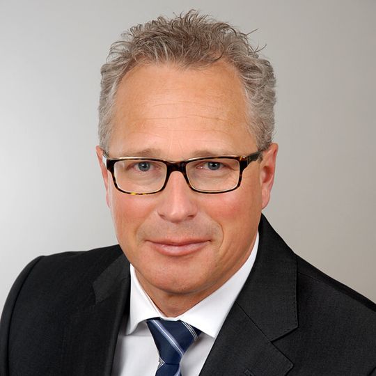 Der Aufsichtsrat der SHW AG hat Dr.-Ing. Frank Boshoff mit Wirkung zum 1. Juli 2015 zum neuen Mitglied des Vorstands bestellt. Der Aufsichtsrat der SHW AG hat Dr.-Ing. Frank Boshoff mit Wirkung zum 1. Juli 2015 zum neuen Mitglied des Vorstands bestellt.