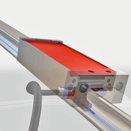 Pneumatische Linearachsen nach dem Fail-Safe-Prinzip sorgen für Sicherheit im Falle eines Druckabfalls. Pneumatische Linearachsen nach dem Fail-Safe-Prinzip sorgen für Sicherheit im Falle eines Druckabfalls.