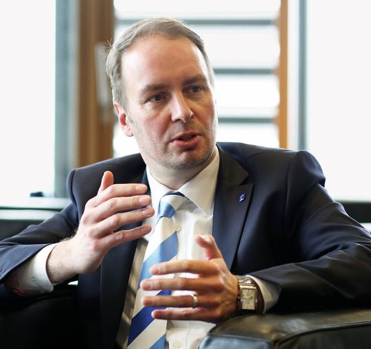 „Die drei Themen Bioökonomie, Persona- lisierte Medizintechnologien und Bio-IT sollen durch unser neues Plazakonzept noch enger miteinander verknüpft werden,“ sagt Bernd Heinold, Projektleiter Biotechnica, Deutsche Messe „Die drei Themen Bioökonomie, Persona- lisierte Medizintechnologien und Bio-IT sollen durch unser neues Plazakonzept noch enger miteinander verknüpft werden,“ sagt Bernd Heinold, Projektleiter Biotechnica, Deutsche Messe