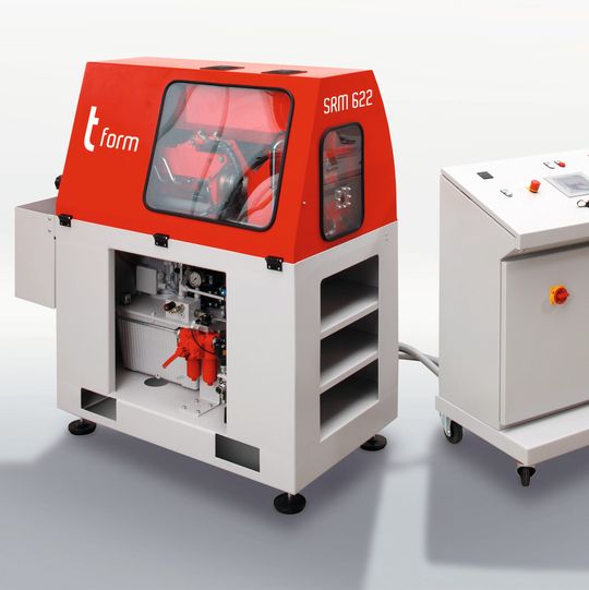 Die Rohrumformmaschine T-Form SRM 622 von Transfluid ermöglicht das gestalten nahezu frei geformter Geometrien. Die Rohrumformmaschine T-Form SRM 622 von Transfluid ermöglicht das gestalten nahezu frei geformter Geometrien.