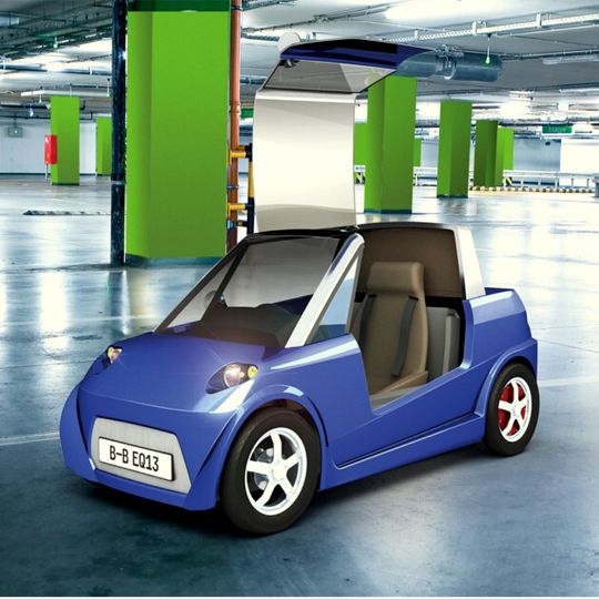 Das Modell des Ultraleichtfahrzeugs EQ im Maßstab 1:16 wird auch auf der Leistungsschau zu sehen sein. Es ist nicht auf eine Ladeinfrastruktur angewiesen und bezieht seine Elektroenergie aus einer Batterie, die sich in einem leicht zu transportierenden Koffer befindet und die sich an einer haushaltsüblichen Steckdose aufladen lässt. Das Modell des Ultraleichtfahrzeugs EQ im Maßstab 1:16 wird auch auf der Leistungsschau zu sehen sein. Es ist nicht auf eine Ladeinfrastruktur angewiesen und bezieht seine Elektroenergie aus einer Batterie, die sich in einem leicht zu transportierenden Koffer befindet und die sich an einer haushaltsüblichen Steckdose aufladen lässt.