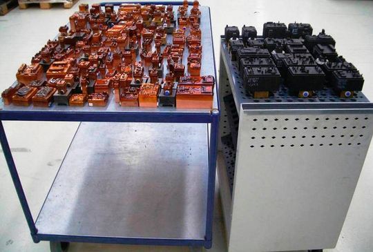 Copper and graphite electrodes differ in cost and technical characteristics. Copper and graphite electrodes differ in cost and technical characteristics.