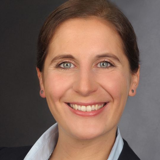 Eva Robens ist Fachreferentin und Ansprechpartnerin für elektrische Antriebstechnik im VDMA Fachverband Antriebstechnik. Eva Robens ist Fachreferentin und Ansprechpartnerin für elektrische Antriebstechnik im VDMA Fachverband Antriebstechnik.