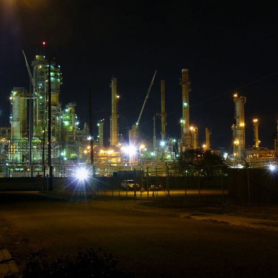 The increasing demand for end of barrel technologies fires the need for advanced refinery catlysts. Now a joint venture of Grace and Chevron plans to cash in on the trend. The increasing demand for end of barrel technologies fires the need for advanced refinery catlysts. Now a joint venture of Grace and Chevron plans to cash in on the trend.