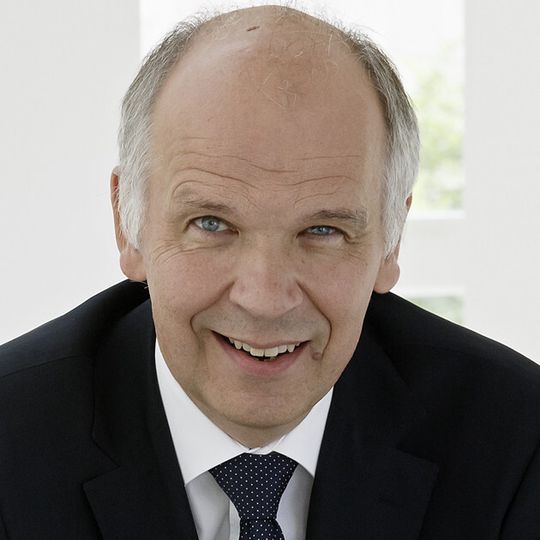 Ulrich Bastert übernimmt zum 01. Juli 2015 die Leitung Marketing, Sales and After Sales Daimler Buses. Ulrich Bastert übernimmt zum 01. Juli 2015 die Leitung Marketing, Sales and After Sales Daimler Buses.