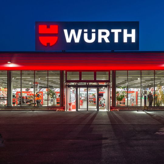 Würth kommt nicht nur zum Kunden, auch die Kunden kommen zu Würth: In Wien-Inzersdorf hat die österreichische Landesgesellschaft den ersten Flagshipstore eröffnet. Würth kommt nicht nur zum Kunden, auch die Kunden kommen zu Würth: In Wien-Inzersdorf hat die österreichische Landesgesellschaft den ersten Flagshipstore eröffnet.